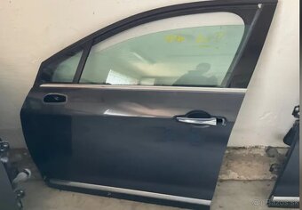 Citroen C5 - prodej dveří. Model 2010 - 2