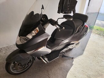 Predám maxi skúter Apprilia Atlantic 500 - 2