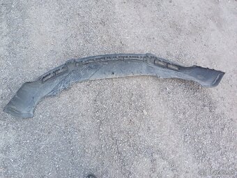 Predám spodny krit predného nárazníka vw Passat B5.5 rok 03 - 2