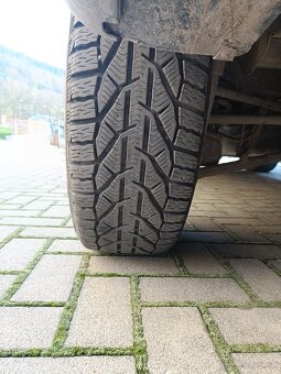 Zimné pneu 215/60 r16 - 2