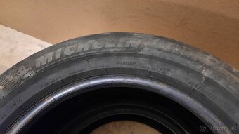 Predám zimné pneu MICHELIN 235/55 R17 - 2