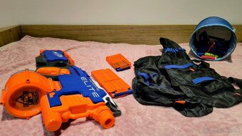 Predam Nerf Elite HyperFire, zasobniky, naboje a vestu - 2