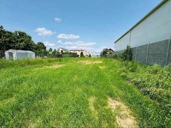 Pozemok na výstavbu dvoch rodinných domov – 1650 m² - 2