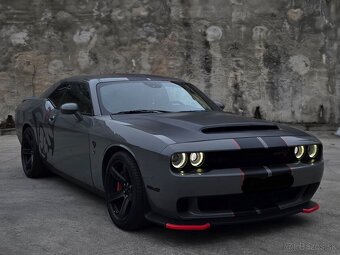 Dodge Challenger 6.2 SRT HELLCAT - 2