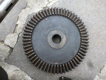 Uhlový prevod 3:1 opačne. - 2