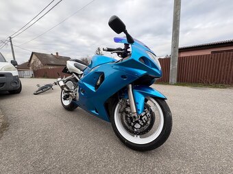 Suzuki GSX-R 600 K2 (2001) - 2