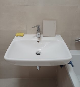 Umývadlo, sifón, 2x batérie Hansgohe - 2