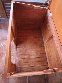 Psia búda 95x60 - 2