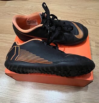 Predám detské kopačky Nike, veľkosť 33 - 2