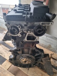 Ford tranzit Polomotor, hlava komplet 2.2 - 2