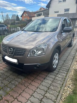 Nissan Qashqai 1,6 benzín - 2
