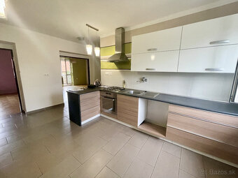 MH268- Na predaj svojpomovný 3 izbový byt s balkónom a garáž - 2