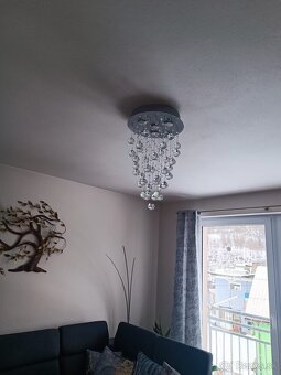 Predám stôl plus dve stoličky a luster - 2