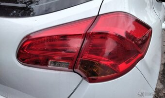 KIA CEED 1.4 2013 predám DVERE, MOTOR G4FA, PREVODOVKA, ZADN - 2
