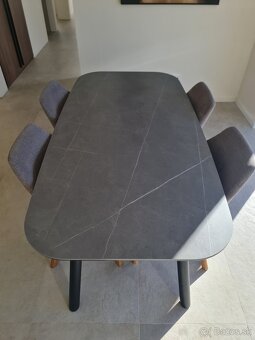 Jedálenský stôl a stoličky - 2