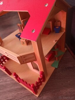 Drevený domček pre bábiky - 2