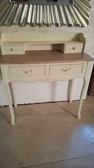 Toaletný stolík - 2