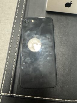 Apple iPhone SE 2.gen black 64 GB - 2