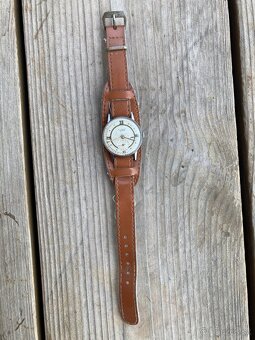 starožitné náramkové hodinky - 2