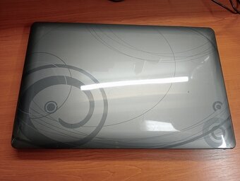 predám notebook CHILI GREEN I30IL1 PLATIN SE ,WINDOWS 7. - 2