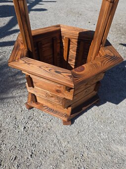 Záhradný kvetinac - 2