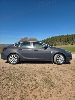 Opel Astra J 1.4 Turbo - 2