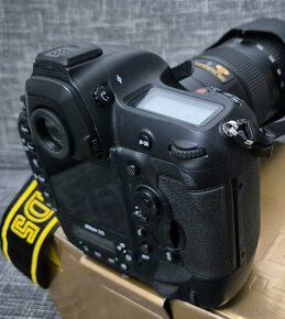 Nikon D5 REZERVOVANE - 2
