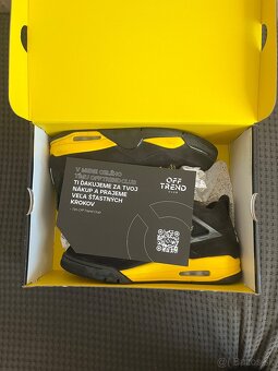 Nike Air Jordan 4 Yellow Thunder - 2