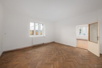 Prodej bydlení 2+1, kde se snoubí městský život s přírodou - 2