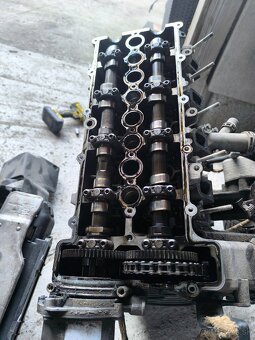Hlava motora BMW 2,0d M47D20 - 2