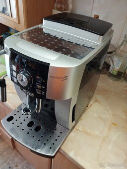 Kávovar Delonghi magnifica S - 2