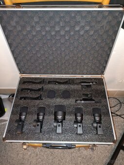 Behringer C1200 - 2
