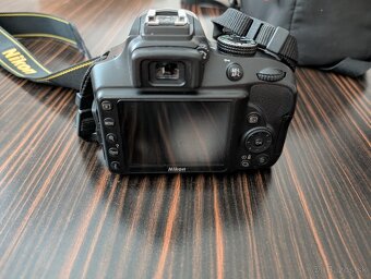 Nikon d3400 s extra príslušenstvom - 2
