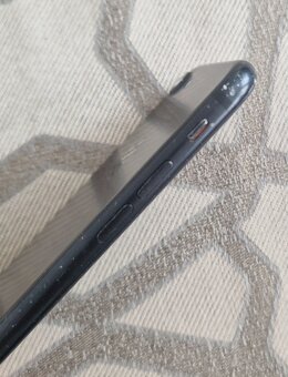 iPhone 7 na náhradné diely - 2