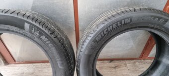 Predám 4xletné pneumatiky 215/55r17,Pirelli/Michelin. - 2