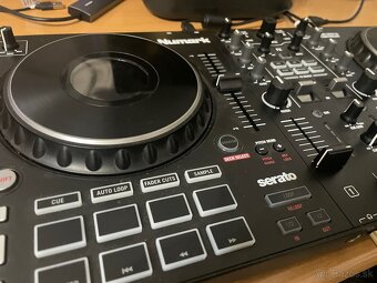Numark mixtrack Platinum FX - 2