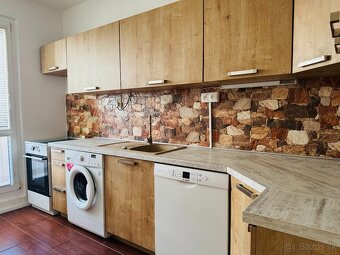 ZNÍŽENÁ CENA na predaj 3-izbový byt po čiast. rekonštrukcii - 2