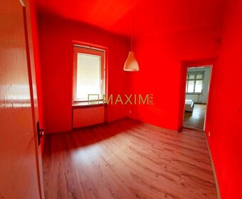 Ponúkame na predaj Rodinný dom na Železnej ulici v Bratislav - 2