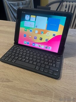 9,7” tablet iPad 6 generácie / 128GB TOP stav + klávesnica - 2