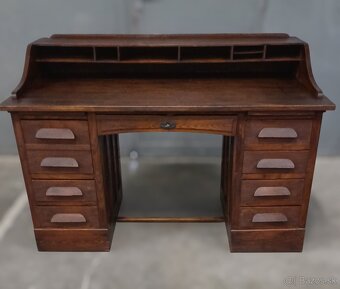 Staroẓ̌itný pisací stôl - 2