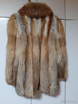 Pravý kožuch z líščej kožušiny. - 2