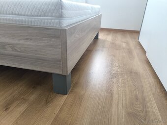 Manzelska postel + nocne stoliky - 2