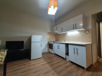 PREDAJ 1 IZB BYT 37 m2 NITRA - CHRENOVÁ - 2