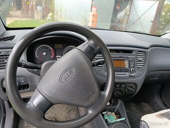 Kia Rio - 2