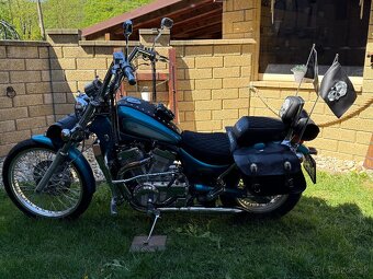 Suzuki VS 800 - 2