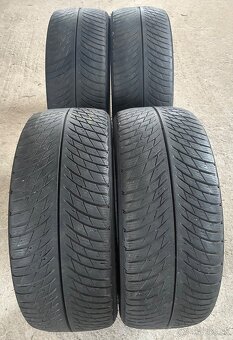 Michelin 235/40 R19 - 2