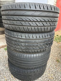 225/45 R17 - 2