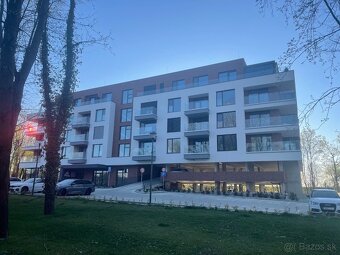 PEKNÁ LOKALITA Na predaj 2-izbový byt s garážou, novostavba, - 2