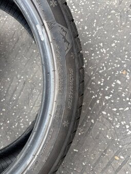 Zimné Gumy 235/40 R19 66V - 2