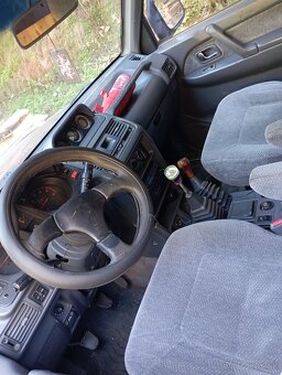 Mitsubishi Pajero - 2